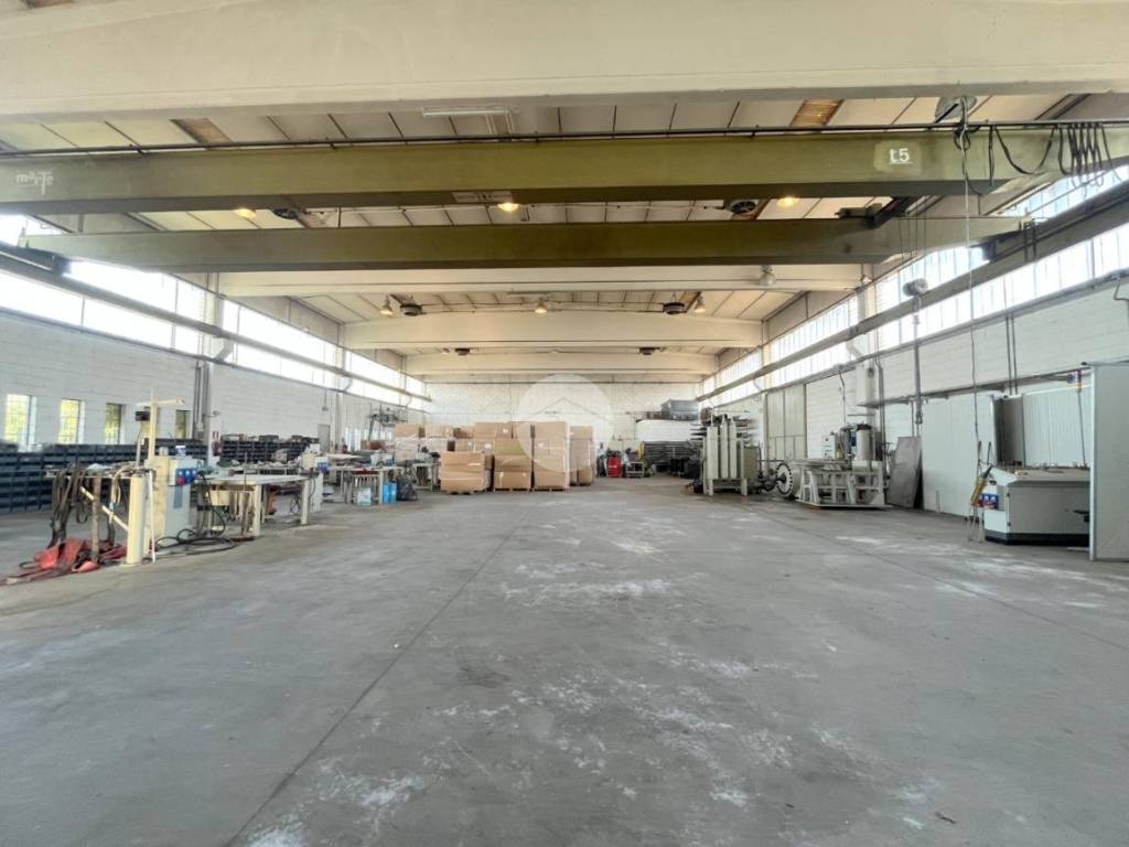 capannone in vendita a Gussago in zona Piazza