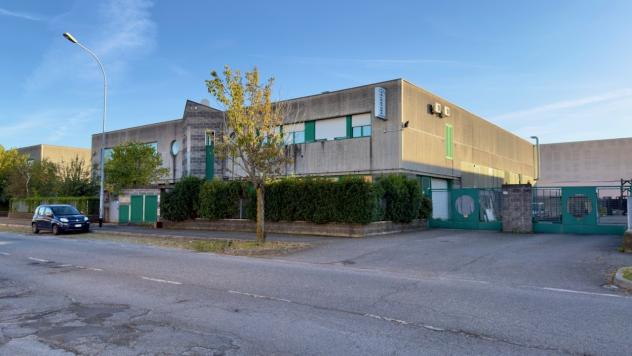 locale commerciale in vendita a Gussago