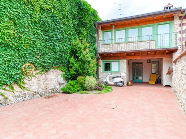 casa indipendente in vendita a Gussago in zona Piazza