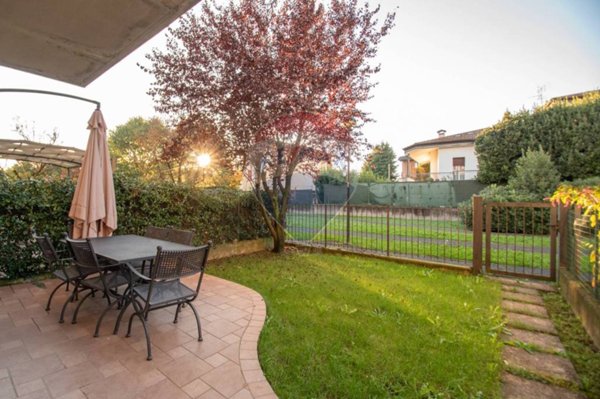 casa indipendente in vendita a Gussago in zona Villa