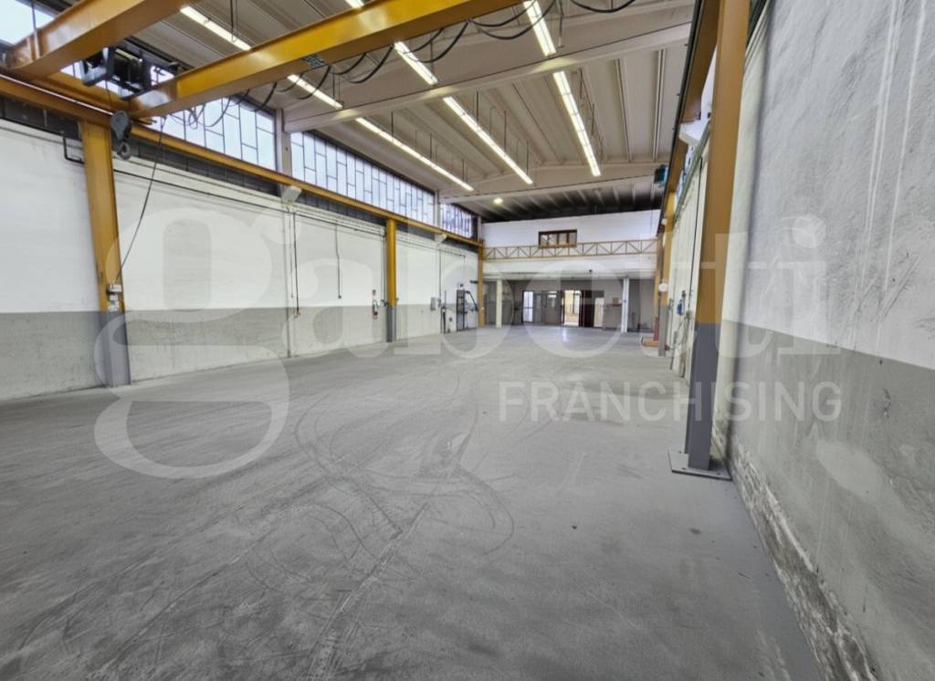 locale commerciale in vendita a Gussago