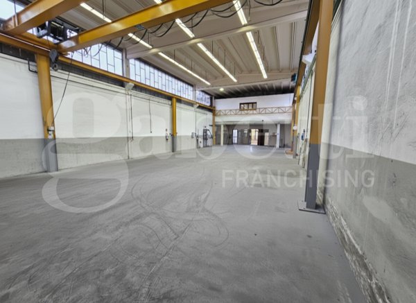 locale commerciale in vendita a Gussago