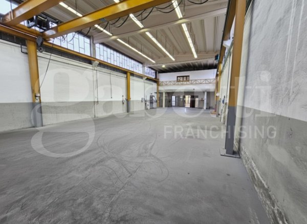 locale commerciale in vendita a Gussago