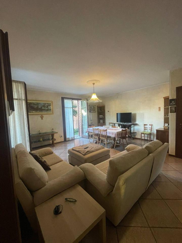 casa indipendente in vendita a Gussago in zona Villa