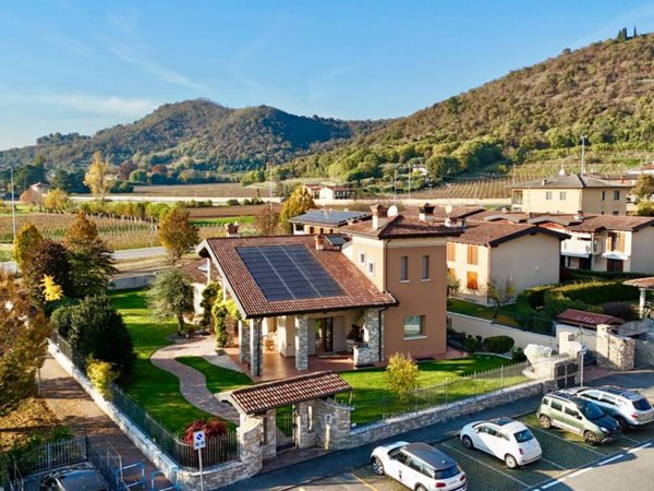 casa indipendente in vendita a Gussago in zona Ronco
