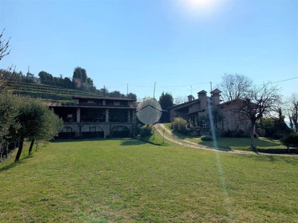 casa indipendente in vendita a Gussago in zona Casaglio