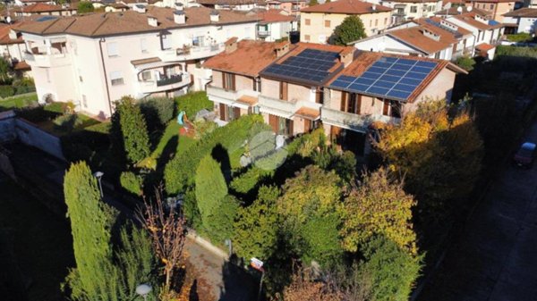 casa indipendente in vendita a Gussago in zona Villa