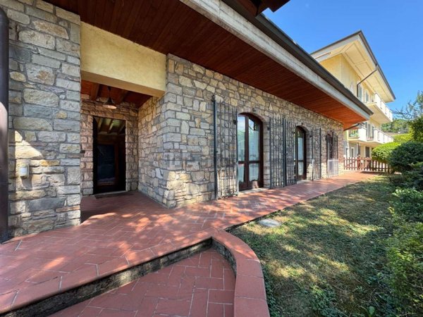 casa indipendente in vendita a Gussago in zona Villa