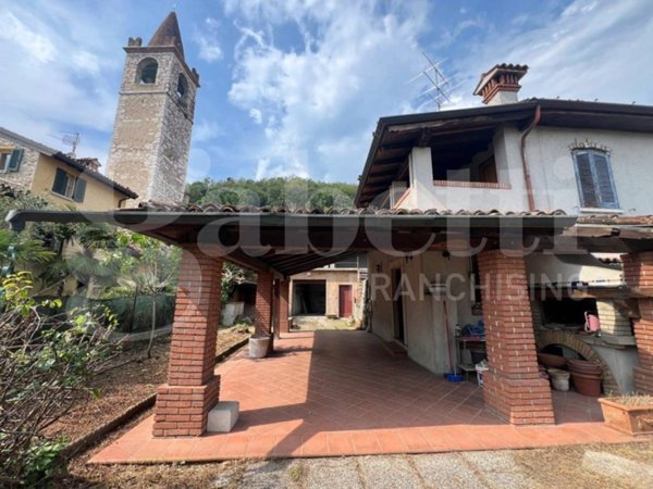casa indipendente in vendita a Gussago in zona Villa