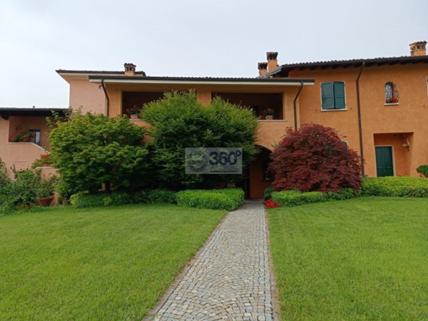 casa indipendente in vendita a Gussago in zona Villa