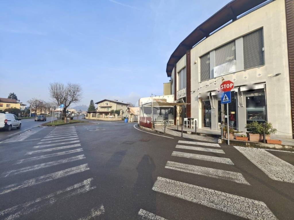 negozio in vendita a Gussago in zona Piazza