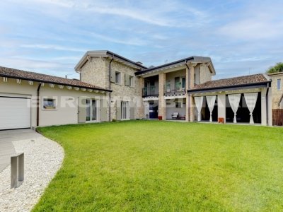 casa indipendente in vendita a Gussago in zona Villa