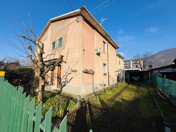 casa indipendente in vendita a Gussago in zona Villa