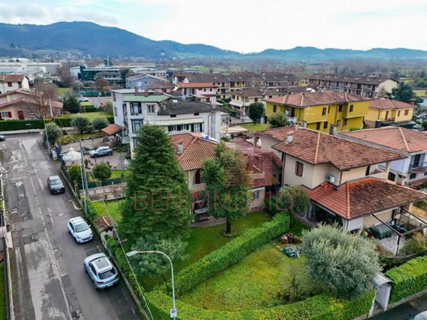 casa indipendente in vendita a Gussago in zona Villa