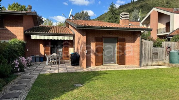 casa indipendente in vendita a Gussago in zona Ronco