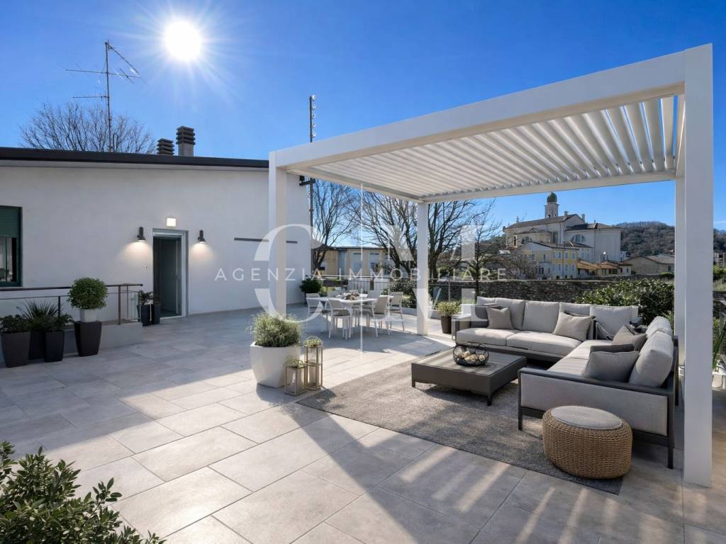 casa indipendente in vendita a Gussago in zona Villa