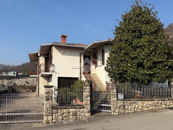 casa indipendente in vendita a Gussago in zona Ronco