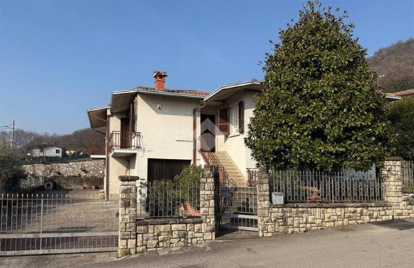 casa indipendente in vendita a Gussago in zona Ronco