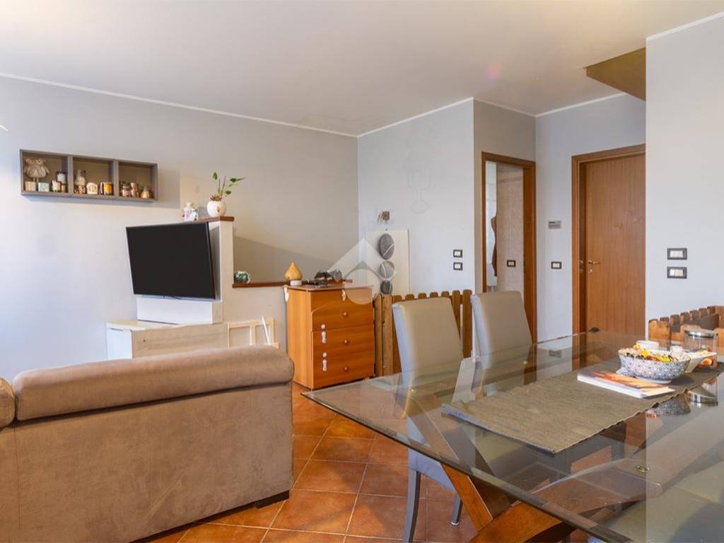 casa indipendente in vendita a Gussago in zona Piazza