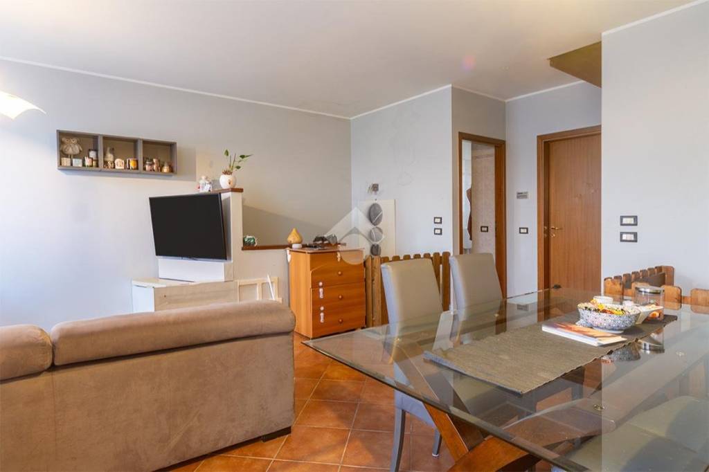 casa indipendente in vendita a Gussago in zona Villa