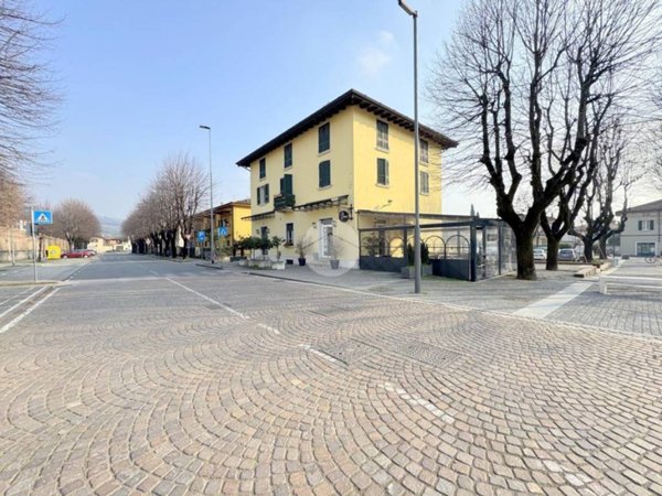 negozio in vendita a Gussago in zona Piazza