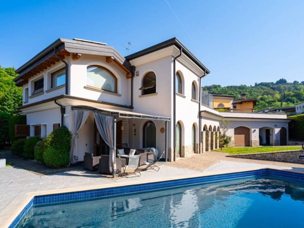 casa indipendente in vendita a Gussago in zona Villa