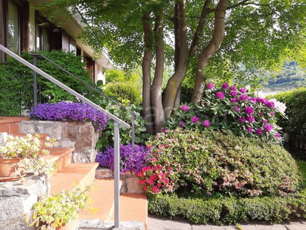 casa indipendente in vendita a Gussago in zona Villa