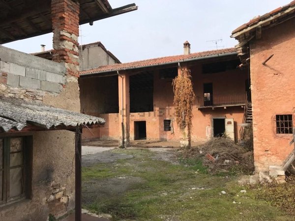 casale in vendita a Gussago