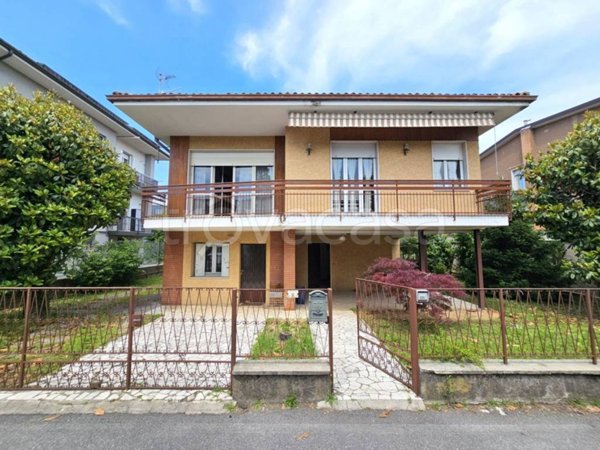 appartamento in vendita a Gussago in zona Croce