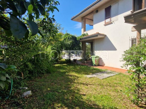 casa indipendente in vendita a Gussago in zona Villa