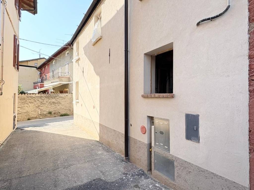 casa indipendente in vendita a Gussago in zona Piazza
