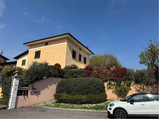 casa indipendente in vendita a Gussago in zona Villa