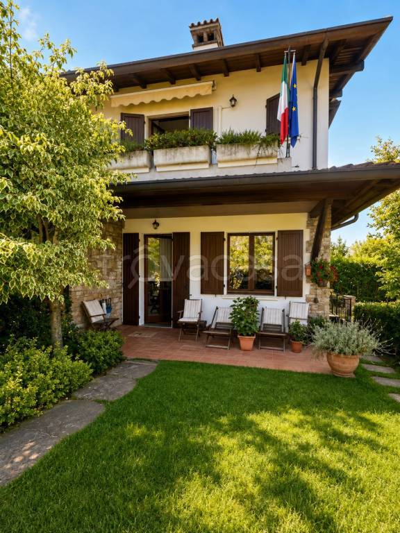 casa indipendente in vendita a Gussago in zona Villa