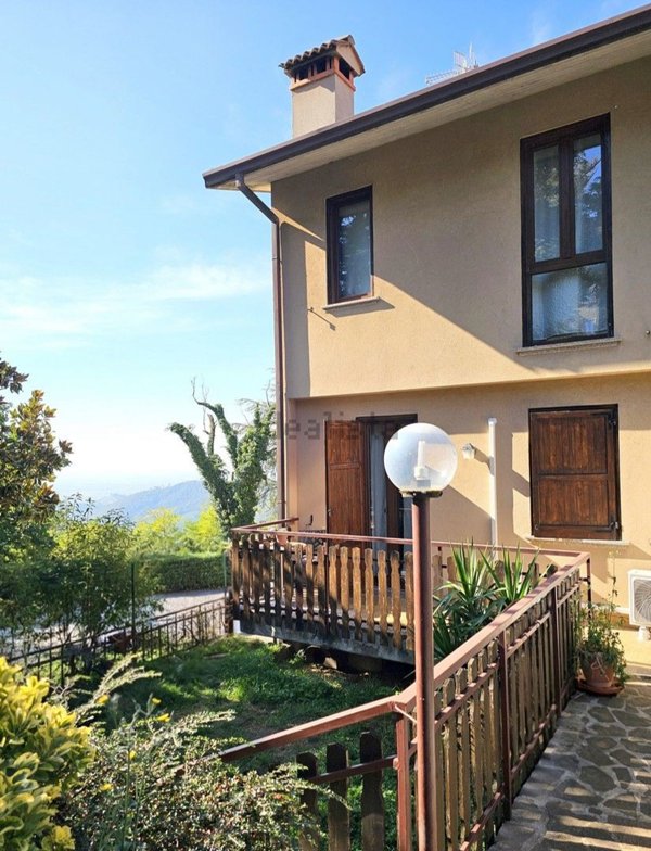 casa indipendente in vendita a Gussago in zona Civine