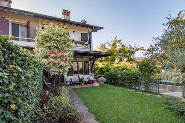 casa indipendente in vendita a Gussago in zona Villa