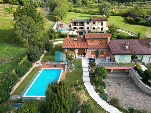 casa indipendente in vendita a Gussago in zona Villa