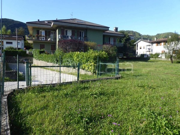 appartamento in vendita ad Idro in zona Crone