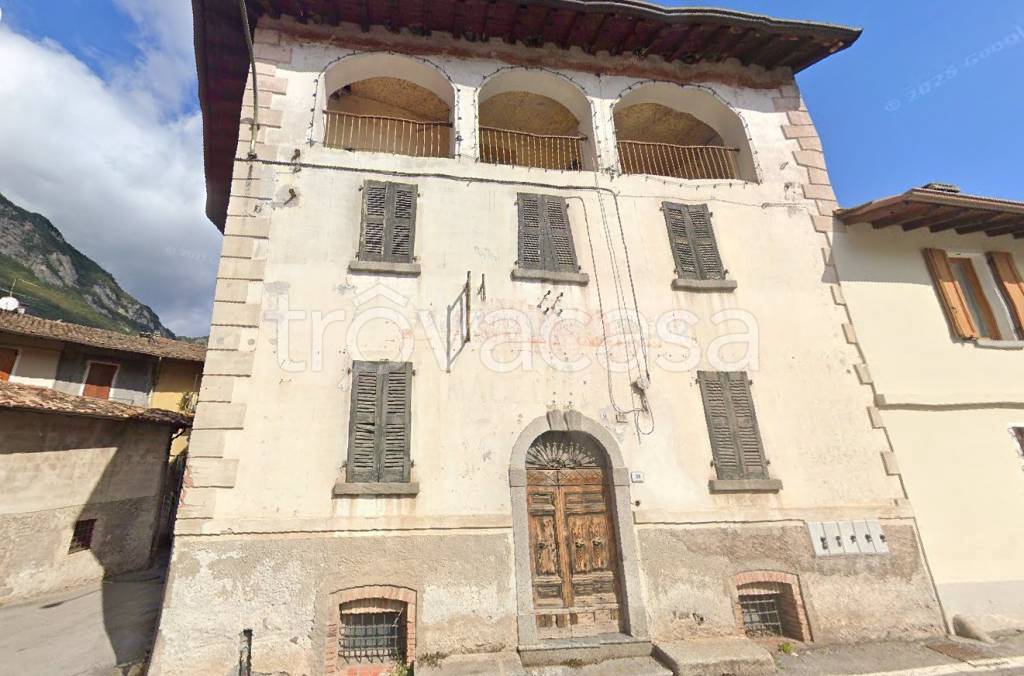 trivano in vendita ad Idro in zona Crone