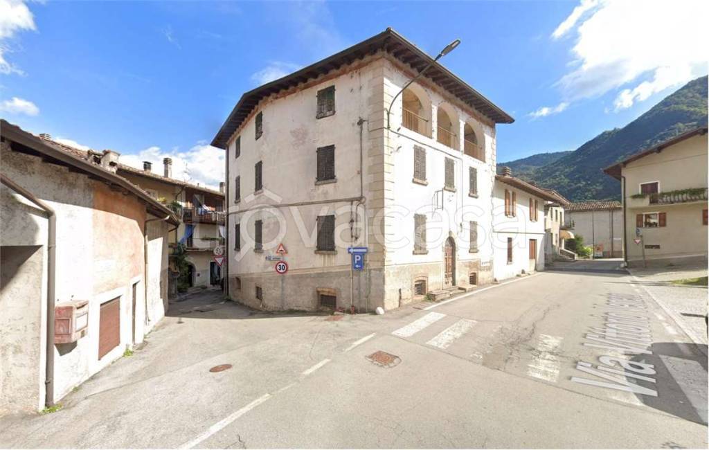 appartamento in vendita ad Idro in zona Crone