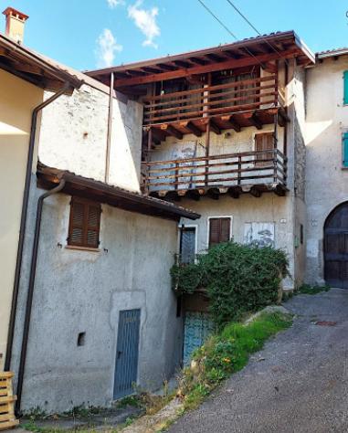 casa indipendente in vendita ad Idro in zona Crone
