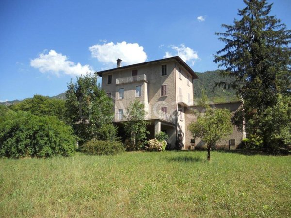 negozio in vendita ad Idro in zona Crone