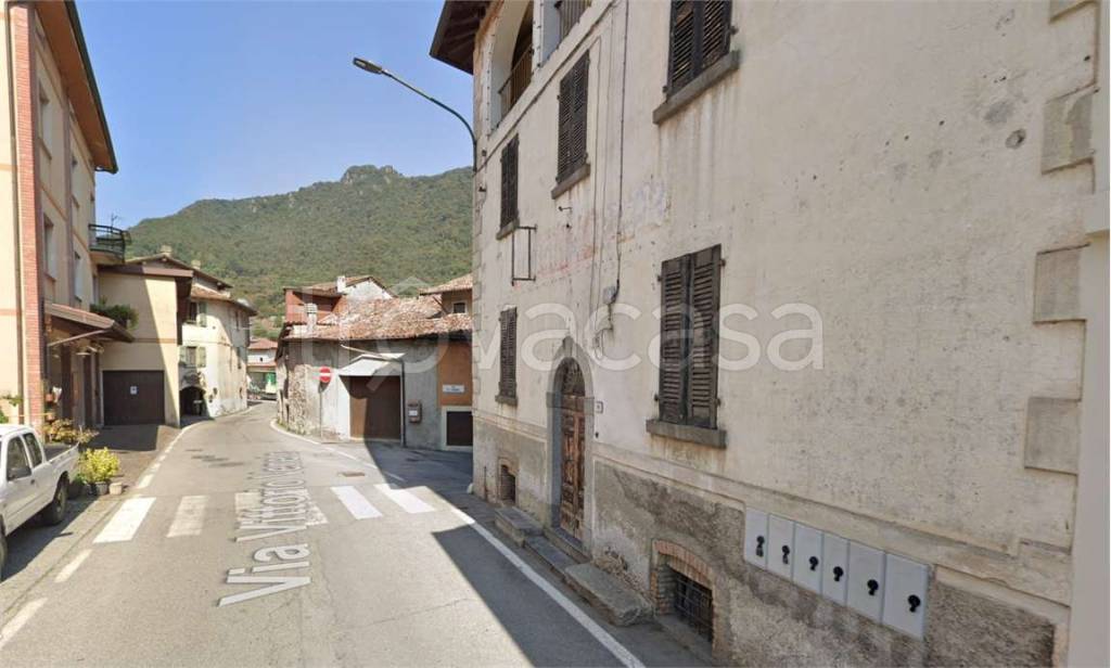 appartamento in vendita ad Idro in zona Crone