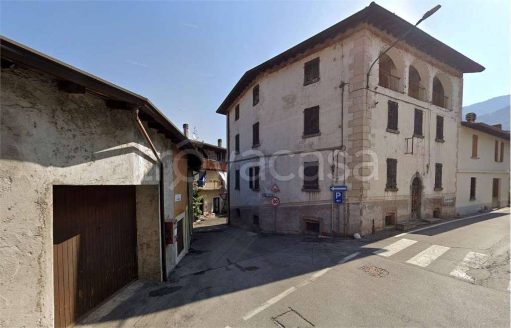 negozio in vendita ad Idro in zona Crone