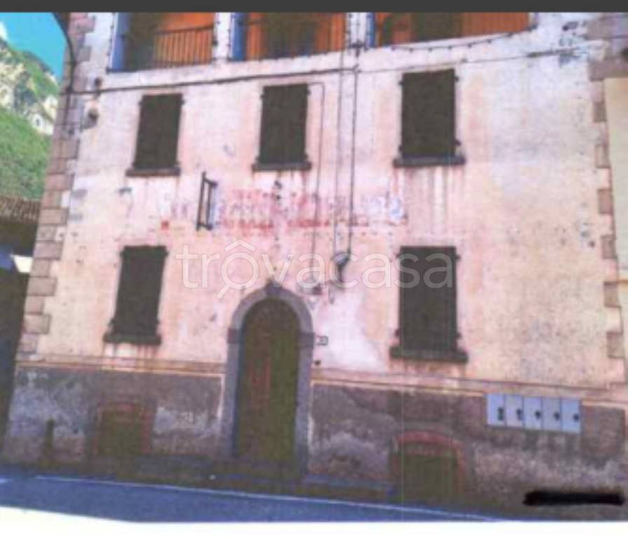 appartamento in vendita ad Idro in zona Crone