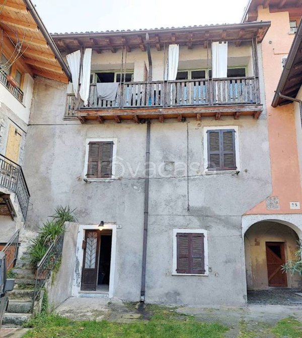 appartamento in vendita ad Idro in zona Crone