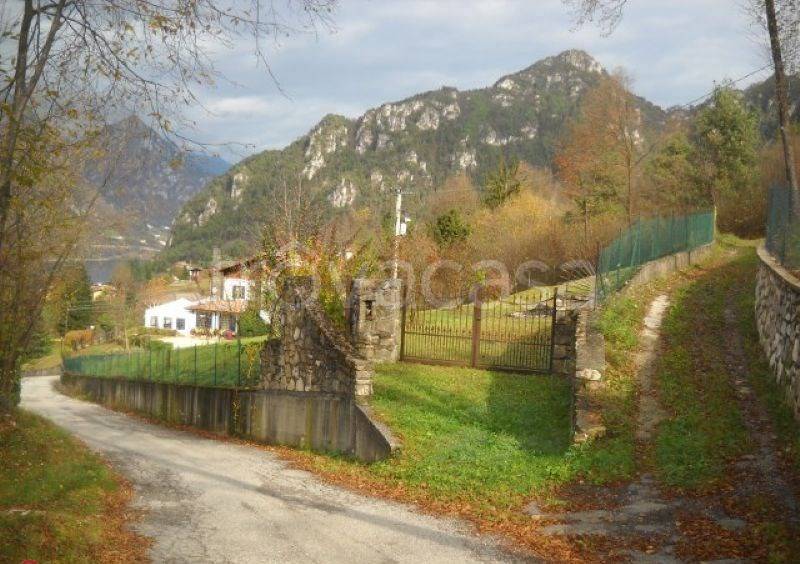 terreno edificabile in vendita ad Idro