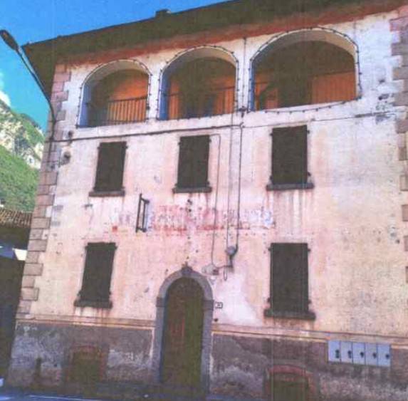 appartamento in vendita ad Idro in zona Crone