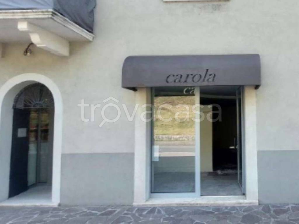 locale commerciale in vendita ad Idro in zona Pieve Vecchia