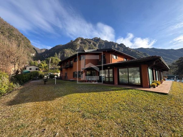 appartamento in vendita ad Idro in zona Vantone