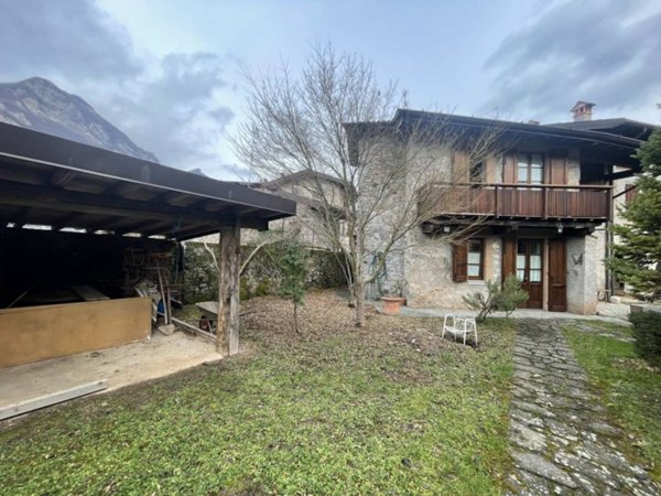 casa indipendente in vendita ad Idro in zona Crone